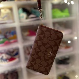 Coach wristlet wallet